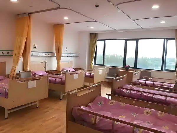 杜特尔特现身打破昏迷传言但坦言身体每天都痛